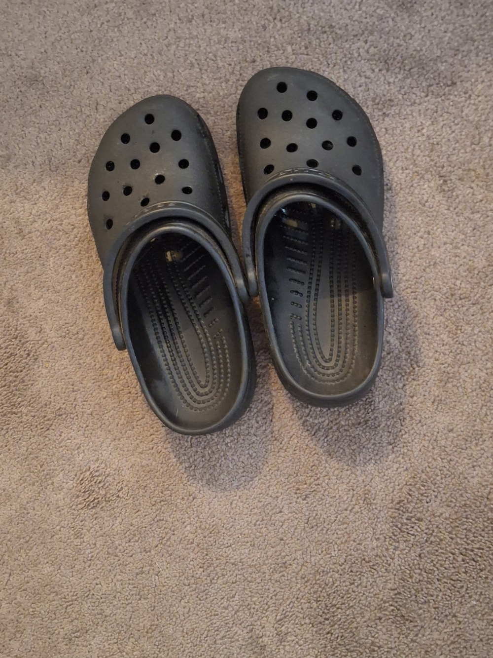 CROCS Unisex Black Classic Clog with Heel Strap
